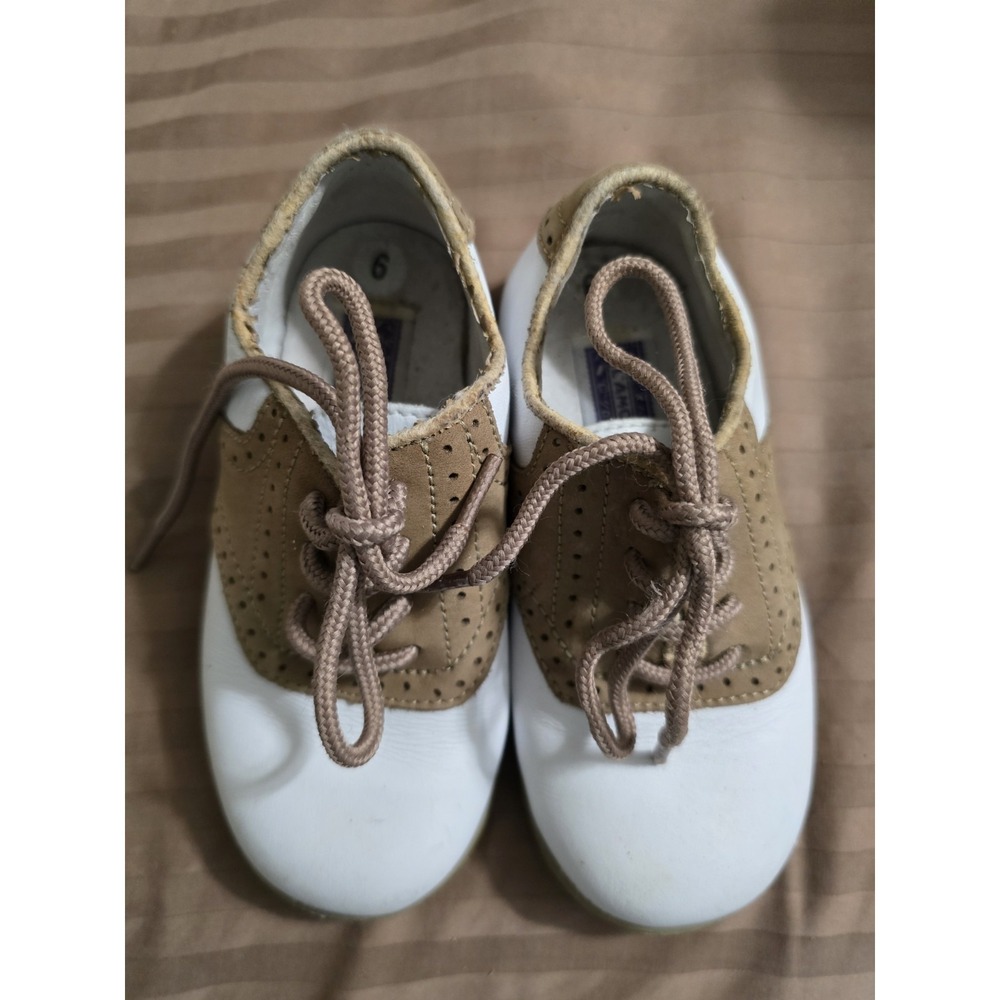 L'Amour white/ tan leather lace up shoes size 9 Boys